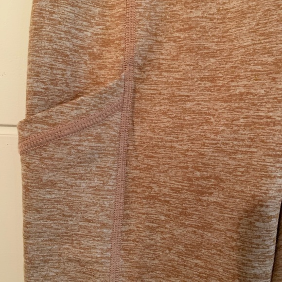 NWT- Aerie Women XXS Offline The Hugger Foldover Leggings
Hi Rise Heathered Tan - Picture 3 of 11